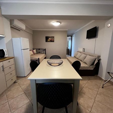 Pandora Apartments モウドロス エクステリア 写真